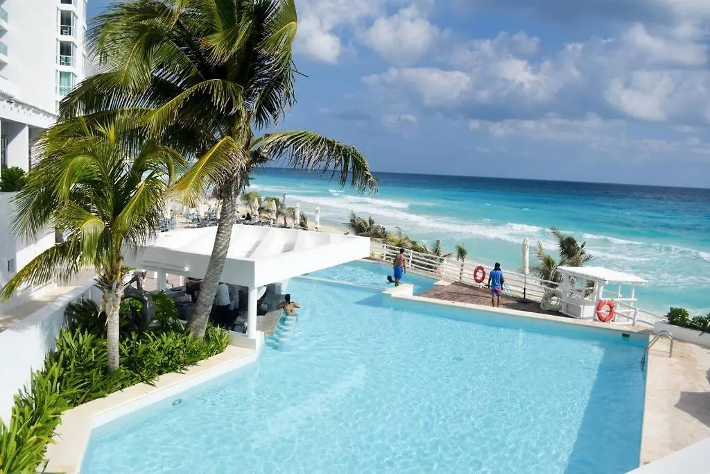 Apartment Estudio A Pie Playa, Increibles Vistas, Alberca, Gym, Jacuzzi, 3502 Cancun