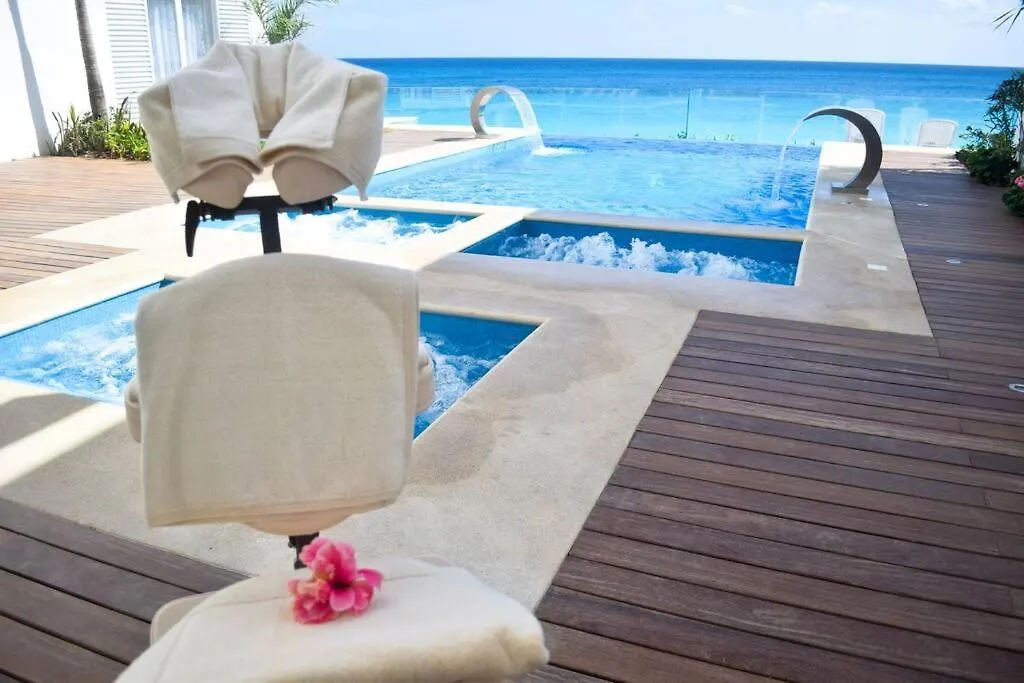 Estudio A Pie Playa, Increibles Vistas, Alberca, Gym, Jacuzzi, 3502 Cancun Apartment