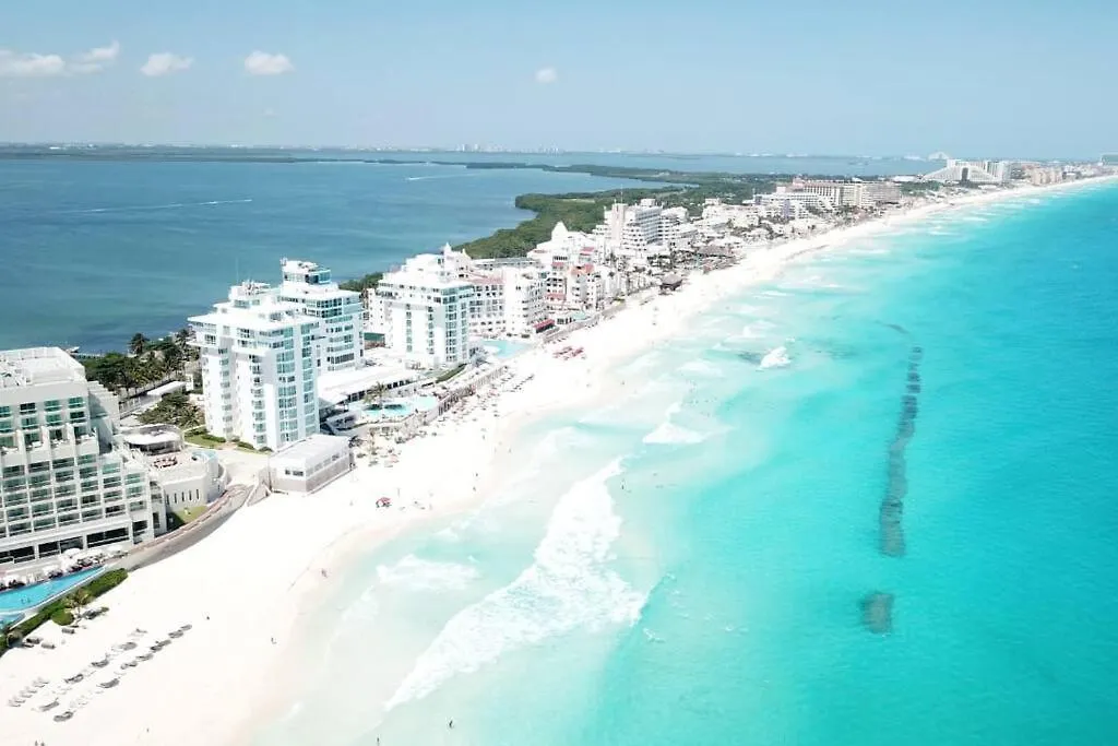 Estudio A Pie Playa, Increibles Vistas, Alberca, Gym, Jacuzzi, 3502 Cancun Apartment