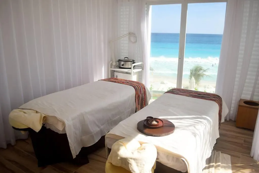 Estudio A Pie Playa, Increibles Vistas, Alberca, Gym, Jacuzzi, 3502 Cancun
