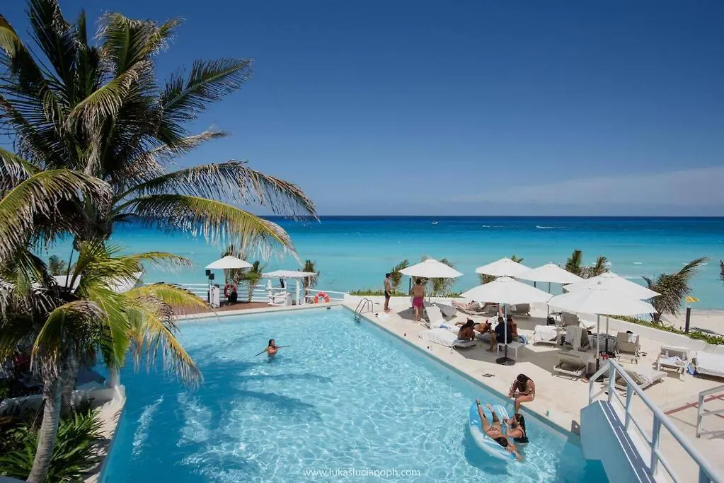 Estudio A Pie Playa, Increibles Vistas, Alberca, Gym, Jacuzzi, 3502 Cancun 0*,  Mexico