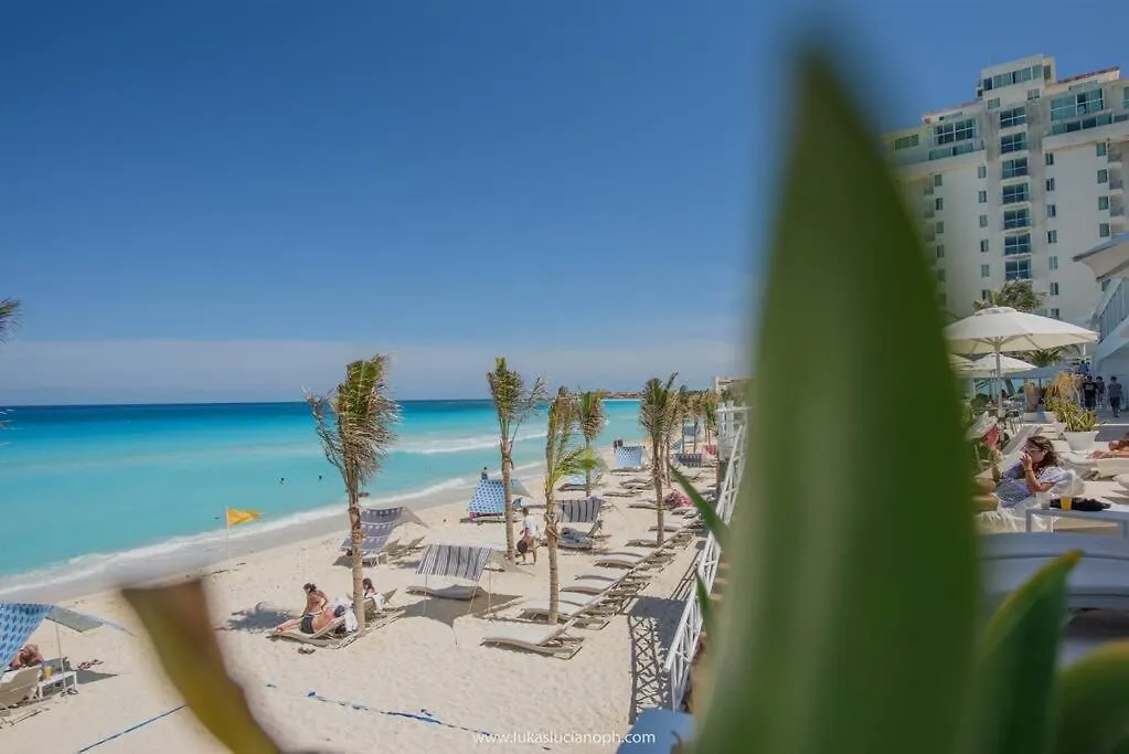 Estudio A Pie Playa, Increibles Vistas, Alberca, Gym, Jacuzzi, 3502 Cancun Apartment